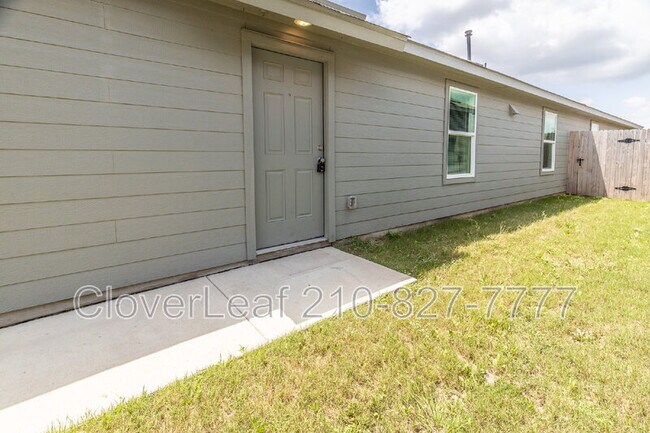 Building Photo - 3833 Millbrook Wy