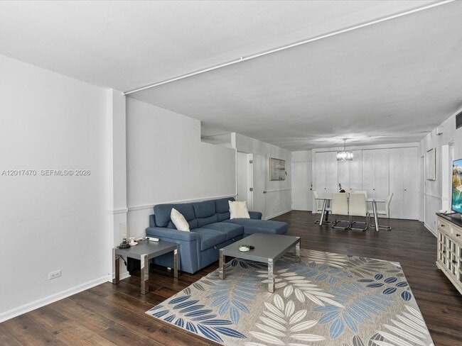 Foto del edificio - 5005 Collins Ave