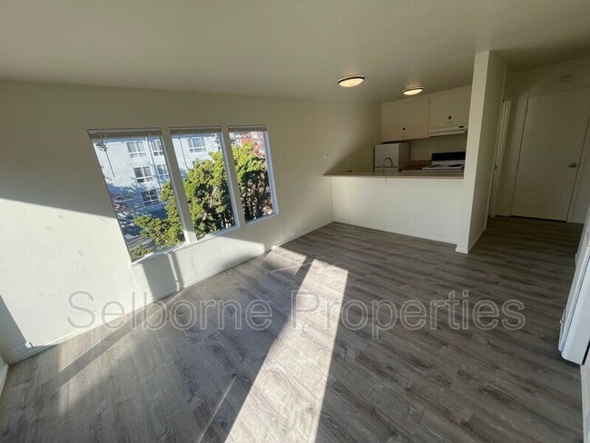 Foto del edificio - 356 Jayne Ave