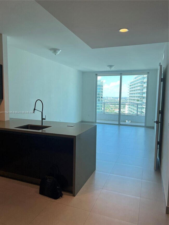 Building Photo - 1080 Brickell Ave