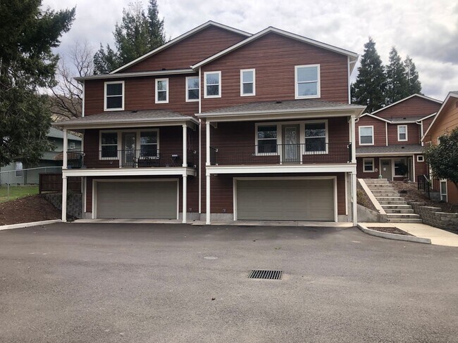 Building Photo - 218 N Shasta Ave