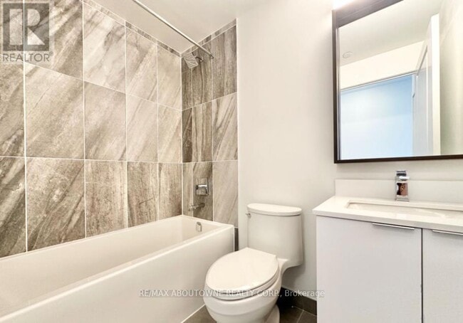 Building Photo - 543 Richmond St W