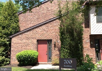 Building Photo - 707 Mountainview Dr