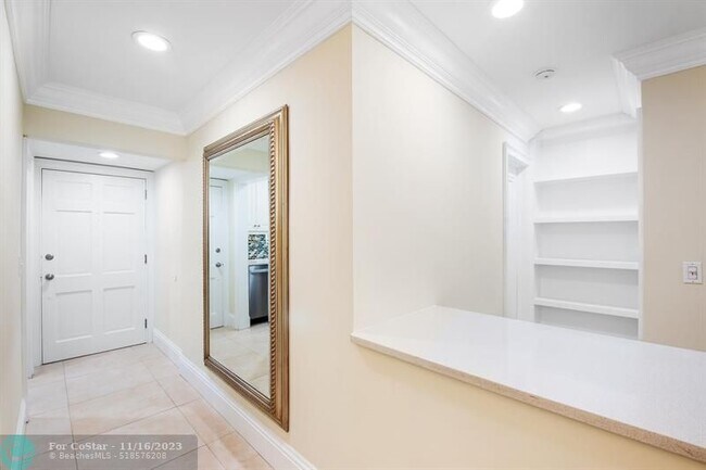 Building Photo - 2561 S Ocean Blvd