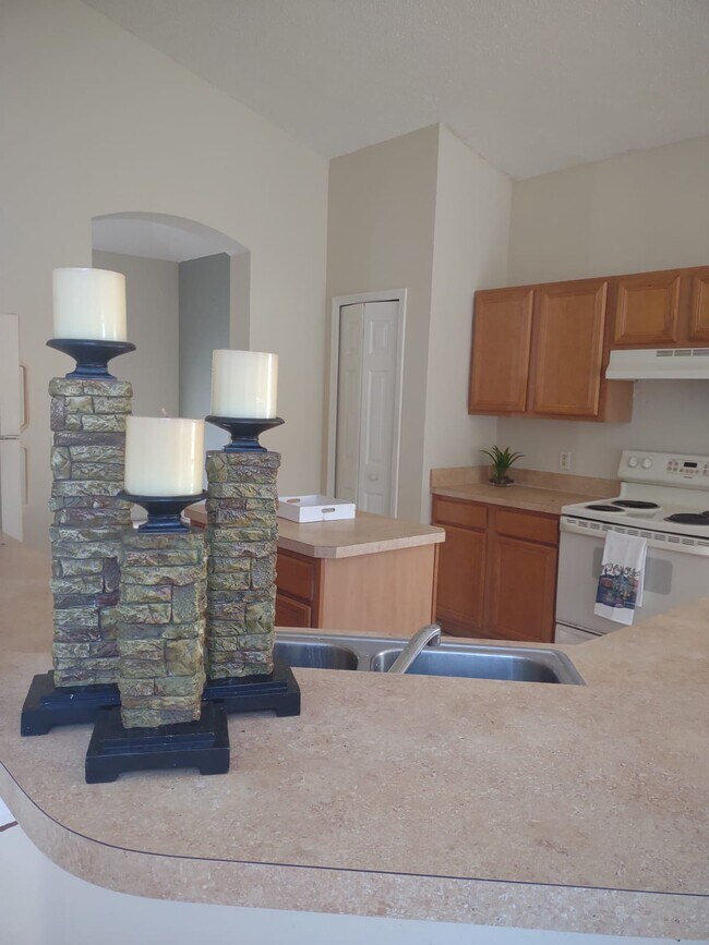 Building Photo - 1809 Hudson Dr