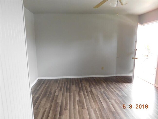Building Photo - 207 North Dr