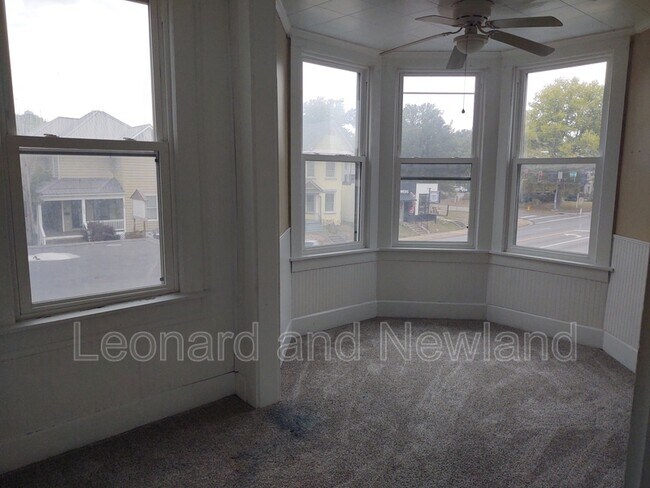 Foto del edificio - 1330 Maple Ave