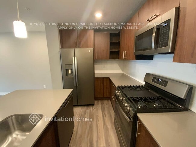 Building Photo - 10946 Zest St NE