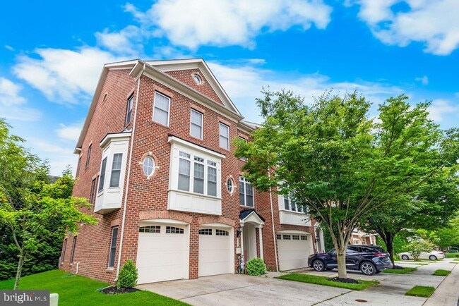 Foto del edificio - 9701 Mossy Bark Ln