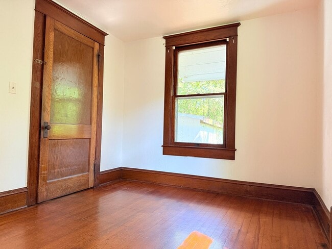 Foto del edificio - 303 E 6th St