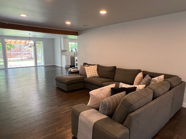 Building Photo - 3 bedroom/ 2 bathroom Home in Gilham Area-...