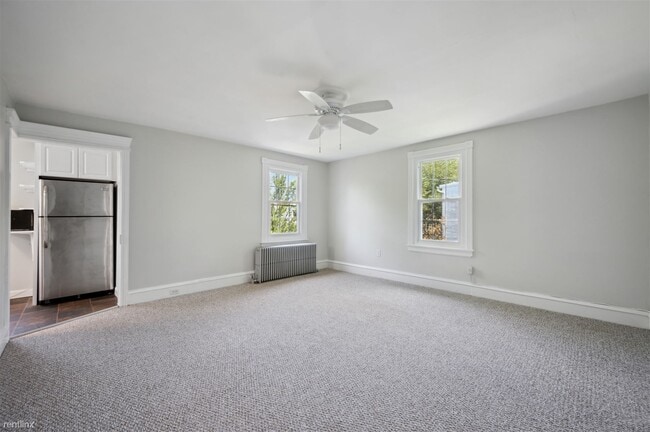 Foto del edificio - 3 br, 1 bath Duplex - 243 Morgan Street 2