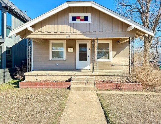 Photo - 2798 S Acoma St House