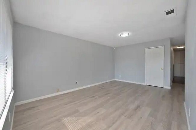 Foto del edificio - 5800 Mascot Ave