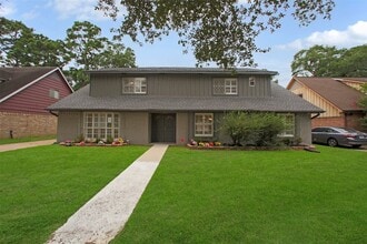 Building Photo - 15815 Baytree Dr