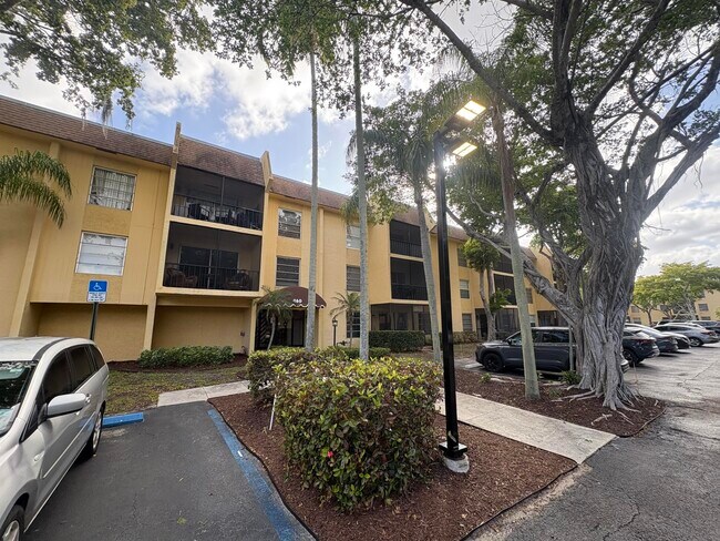Foto del edificio - 460 NW 20th St