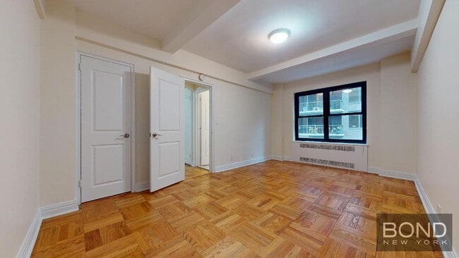 Foto del edificio - 141 E 56th St