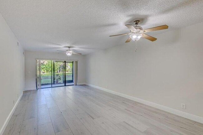 Foto del edificio - 1801 Sabal Ridge Ct