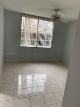 Building Photo - 1062 W 42nd Pl