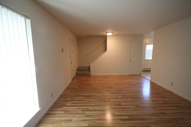 Foto del edificio - 1225 W Washington Ave