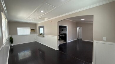 Building Photo - 2130 Mountain Ave