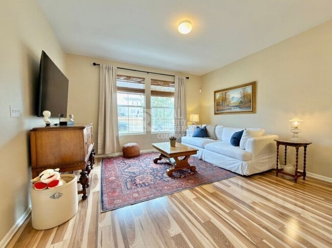 Building Photo - 7512 Sandy Springs Point