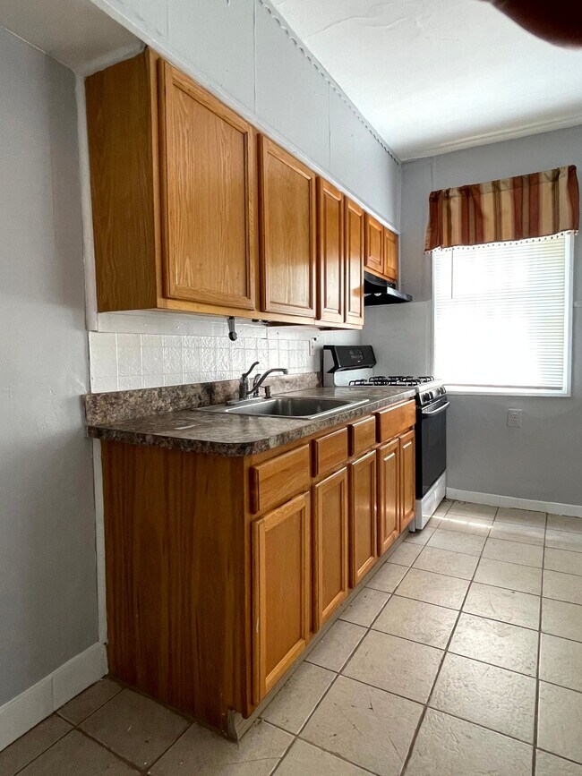 Foto del edificio - 5753 N Beechwood St