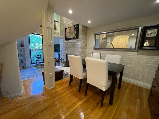 Foto del edificio - 124 Beacon St
