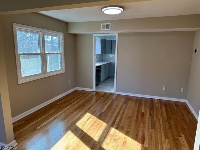 Building Photo - 17 East St