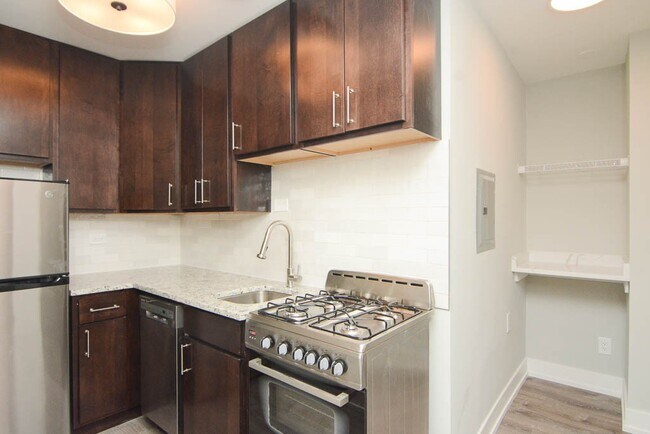 Building Photo - 450 W Barry