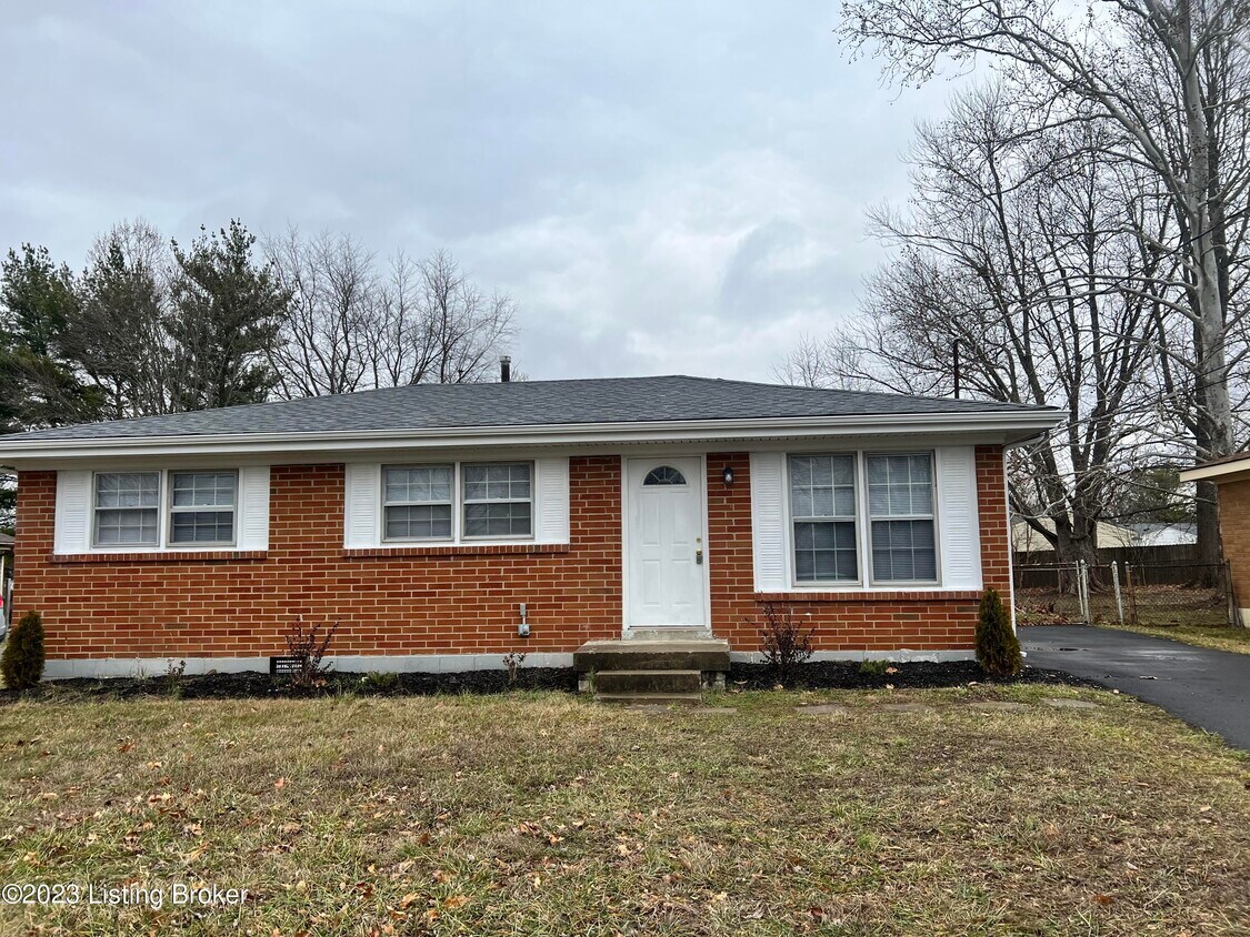 Primary Photo - 6115 Red Spruce Dr