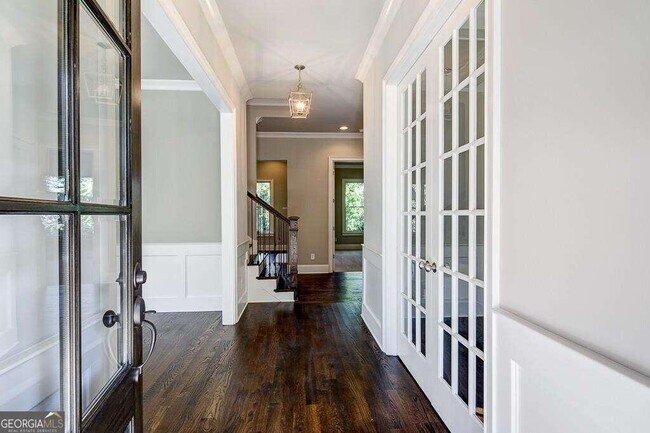 Foto del edificio - 1775 Warren Ct NW