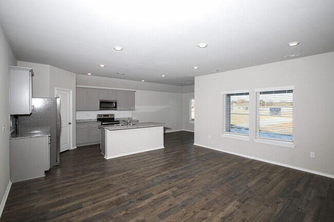 Foto del edificio - Beautiful new build ready for you!