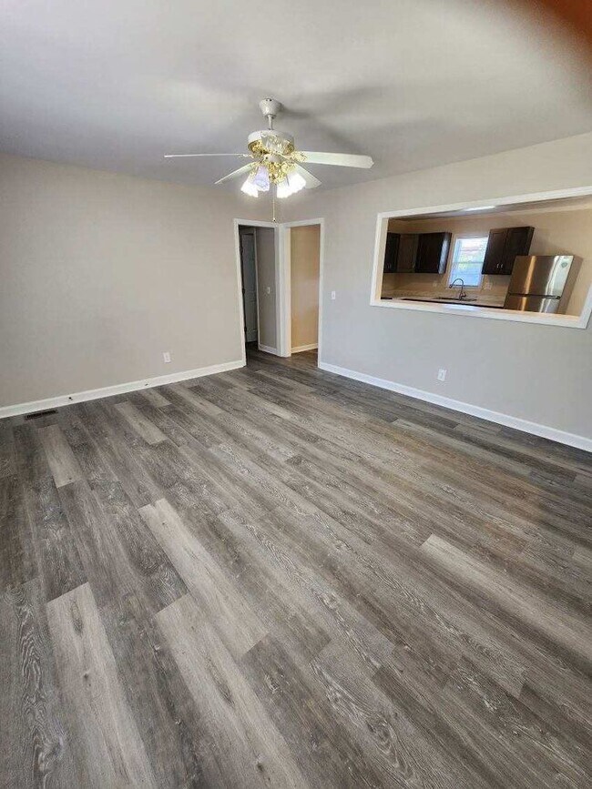 Foto del edificio - Old Ebenezer RD 3 bedroom 2 bath