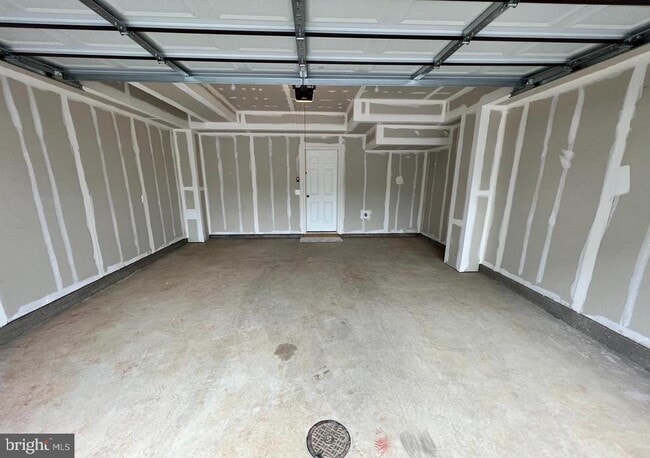 Building Photo - 126 Kinross Ln