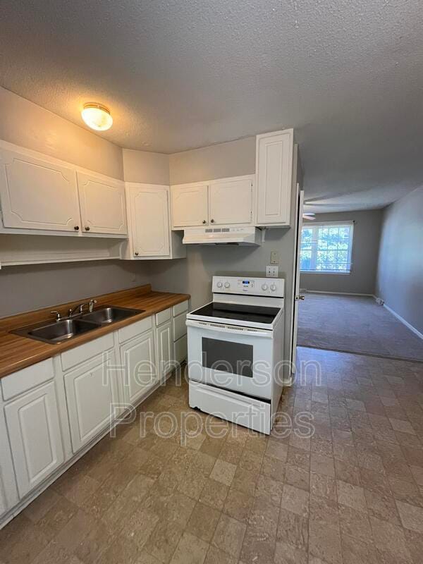 Building Photo - 4811 Malibu Dr