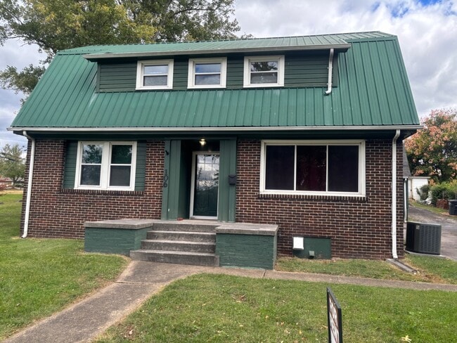 Building Photo - 106 E Sevier Ave