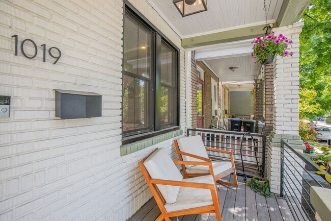 Building Photo - Lovely 2 BR/2 BA Townhome in Columbia Heig...