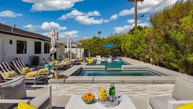 Building Photo - 2004 Nicola Rd E