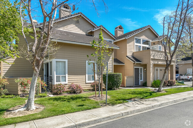 Building Detail - Baypointe at Ardenwood