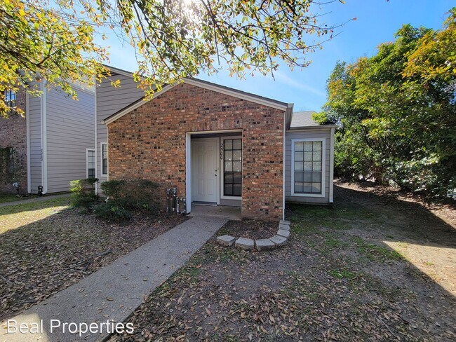 Foto del edificio - 2 br, 2 bath House - 2500 Crosstimbers Dr