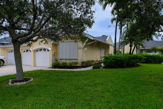 Building Photo - 4139 NE Moon River Cir