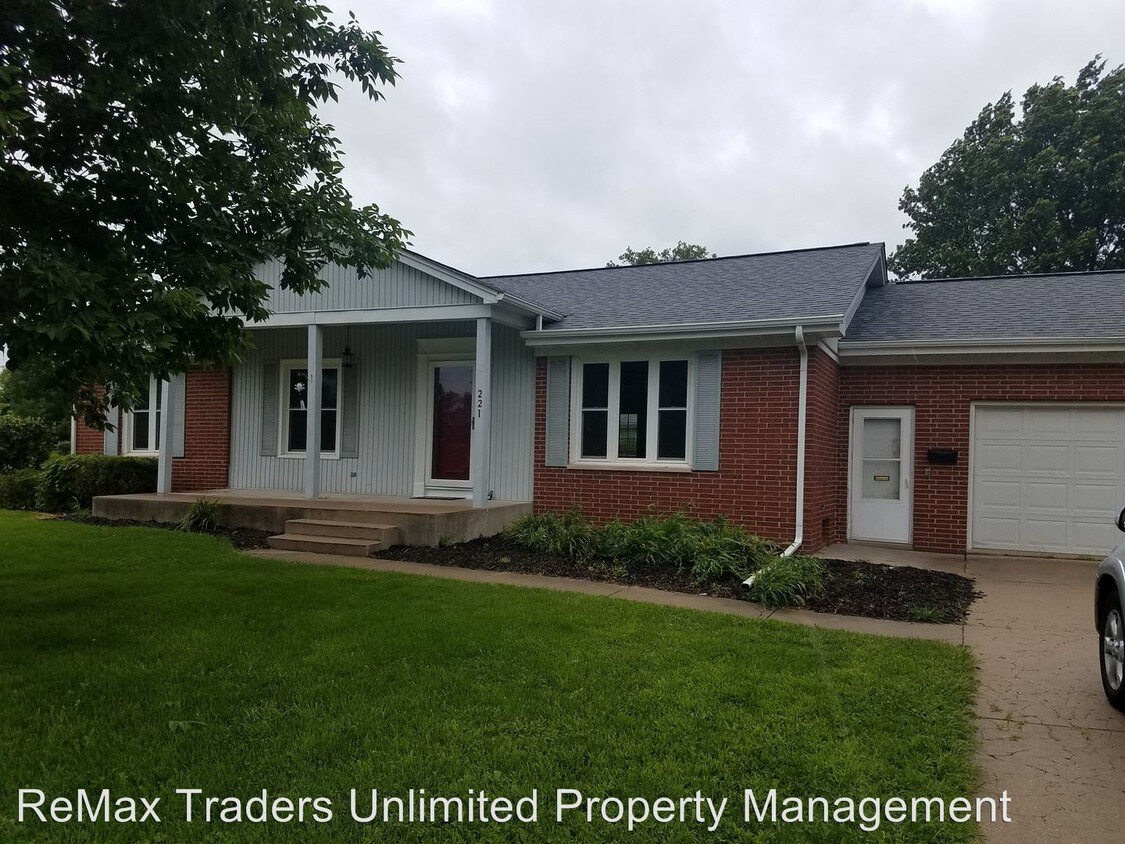 Foto principal - 3 br, 3 bath House - 221 Edgewood