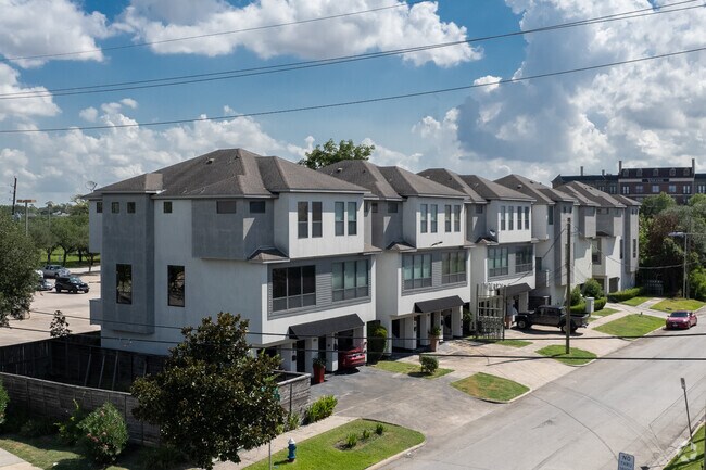 Building Photo - 2234 Camden Dr