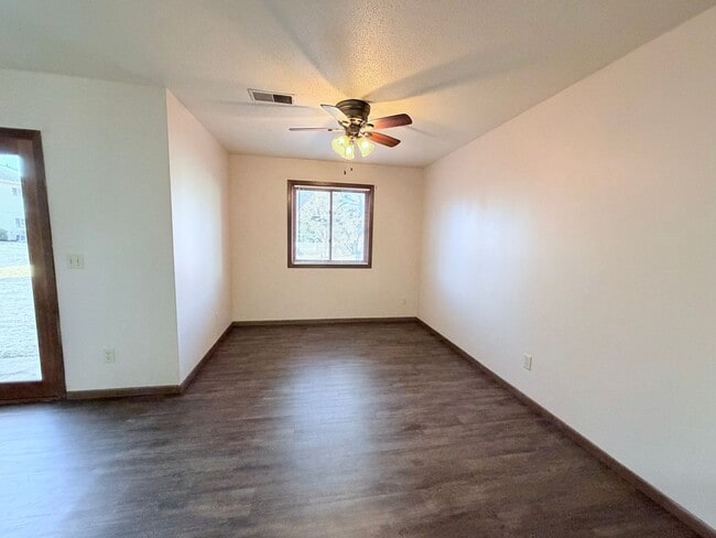 Building Photo - Courtyard Townhomes