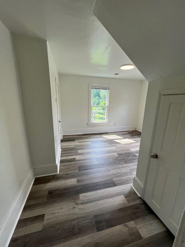 Building Photo - 1615 Loudon Ave NW