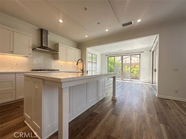 Building Photo - 178 Frontier