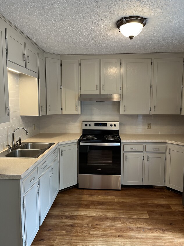 Foto principal - 224 Lindale Ave