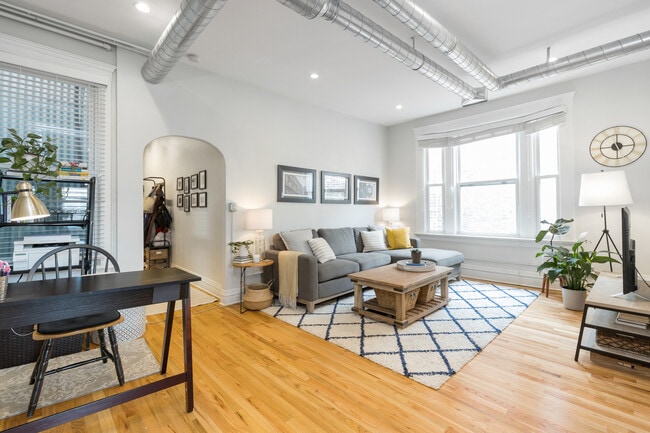 Foto del edificio - 846 W Sheridan Rd