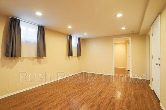 Building Photo - 4765 W 13th Ave